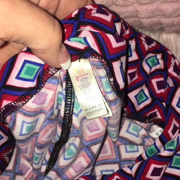 One size lularoe 🛍❤️ - Picture 3 of 3